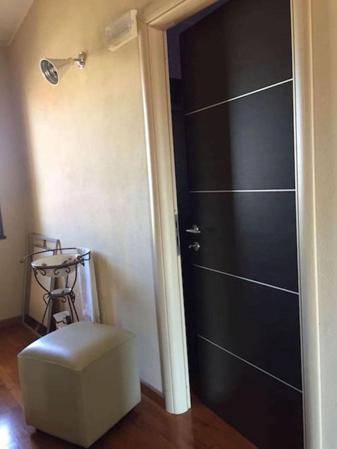 Alex Room Airport Elmas Экстерьер фото