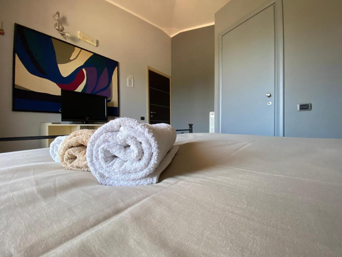 Alex Room Airport Elmas Экстерьер фото